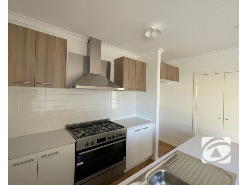 51 Tongs Boulevard, Clyde VIC 3978