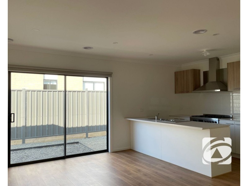 51 Tongs Boulevard, Clyde VIC 3978