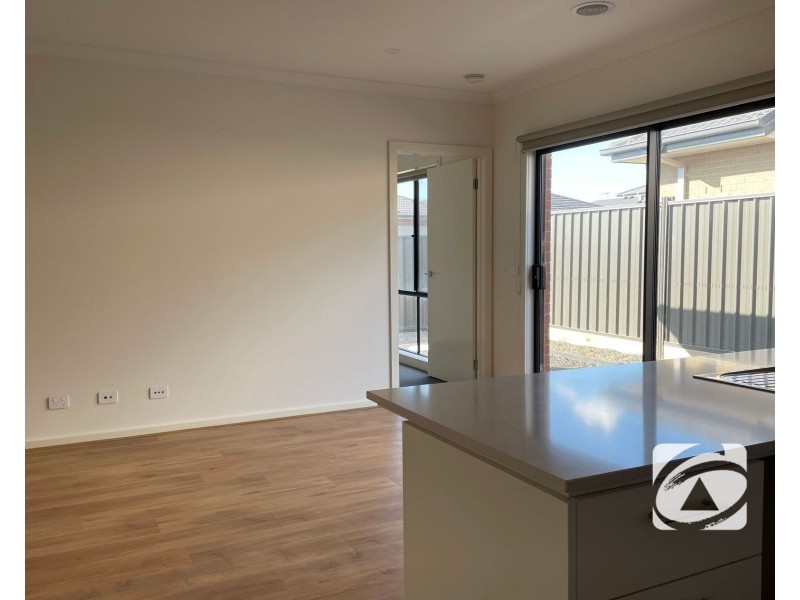 51 Tongs Boulevard, Clyde VIC 3978