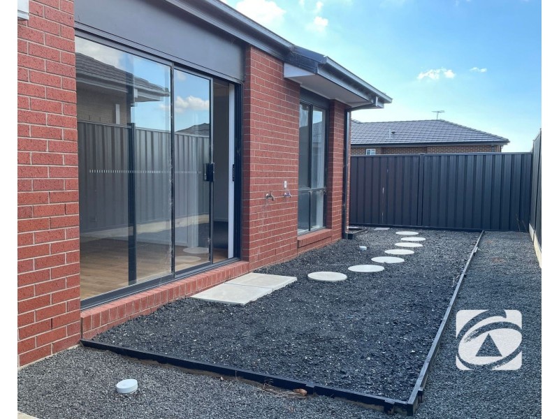 51 Tongs Boulevard, Clyde VIC 3978