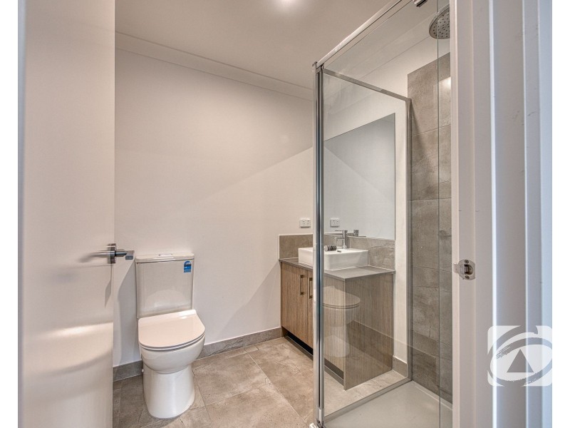 5 Noble Mews, Clyde North VIC 3978