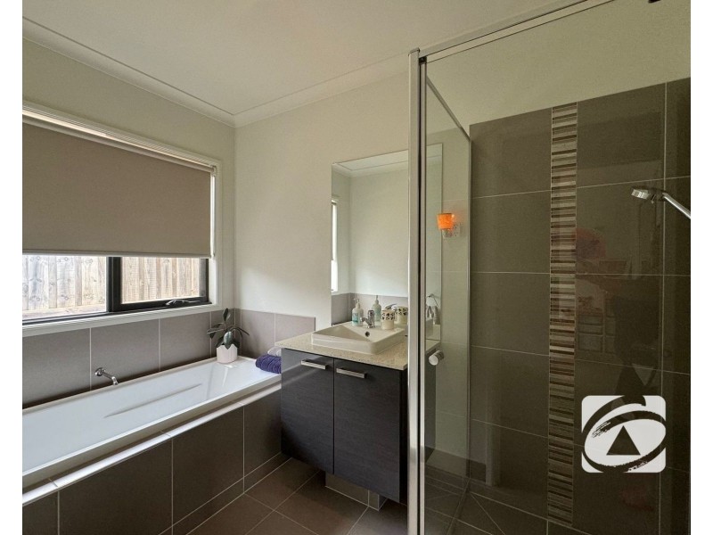 21 Macumba Drive, Clyde North VIC 3978