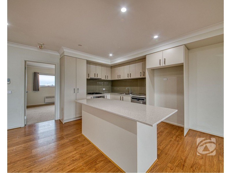 10 Ezra Crescent, Officer VIC 3809