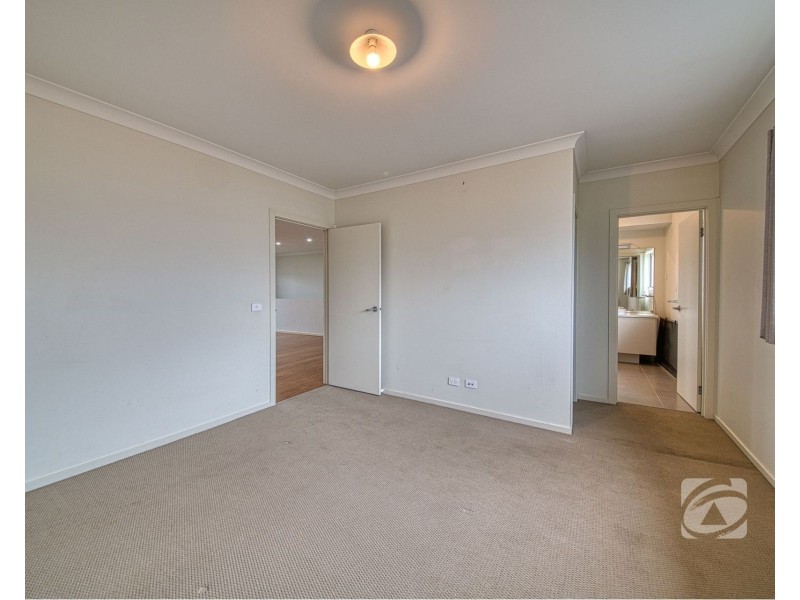 10 Ezra Crescent, Officer VIC 3809