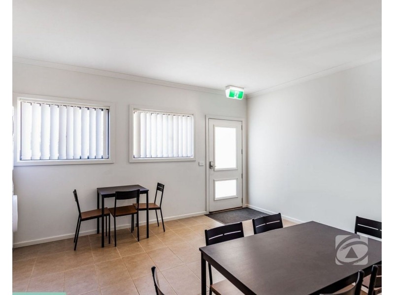 2/1 Beaconsfield Court, Somerville VIC 3912