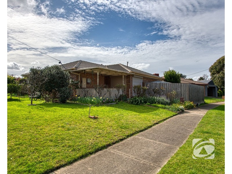 17 Lauren Drive, Hampton Park VIC 3976