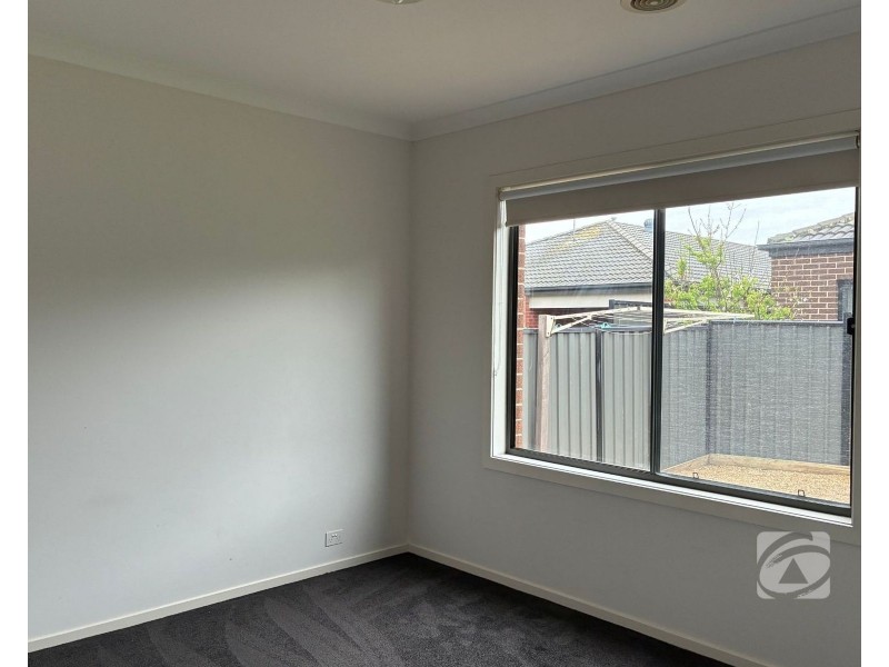 30 Hackney Circuit, Clyde North VIC 3978
