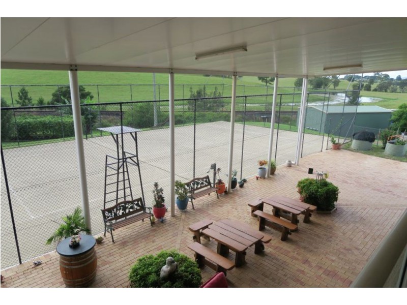 230 Rodeo Drive, Macksville NSW 2447