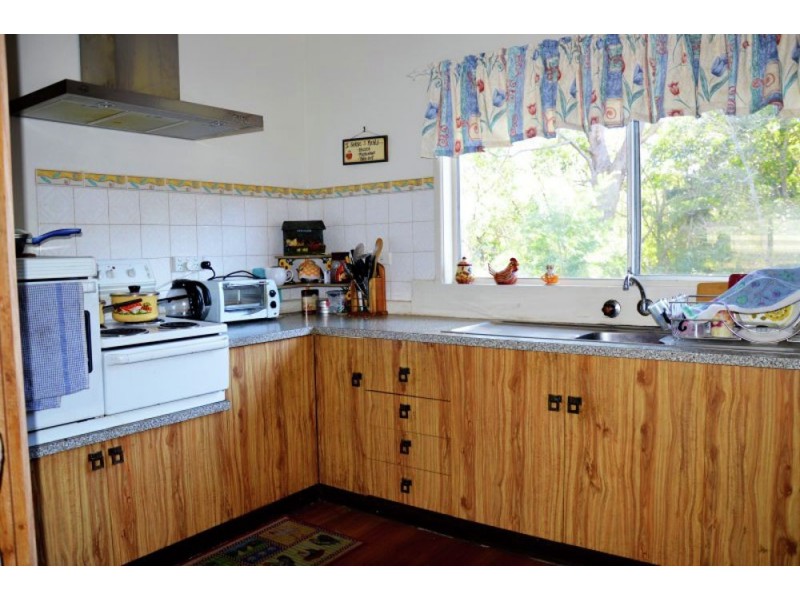 2 Taylors Arm Rd, Macksville NSW 2447
