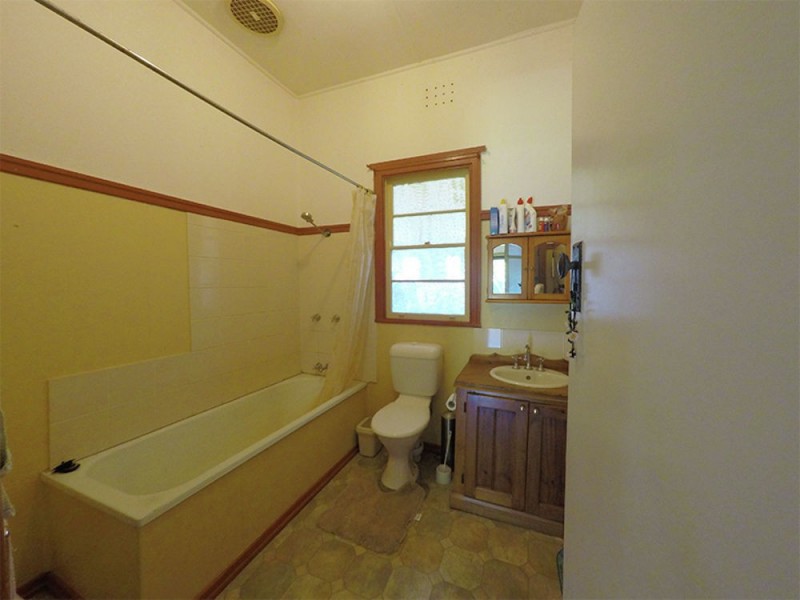 75 East St, Macksville NSW 2447