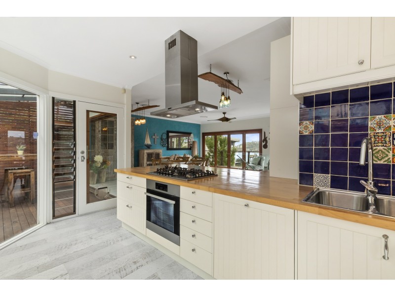 16 Carefree Road, North Narrabeen NSW 2101