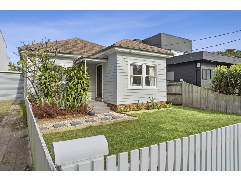 11 Rickard Road, North Narrabeen NSW 2101