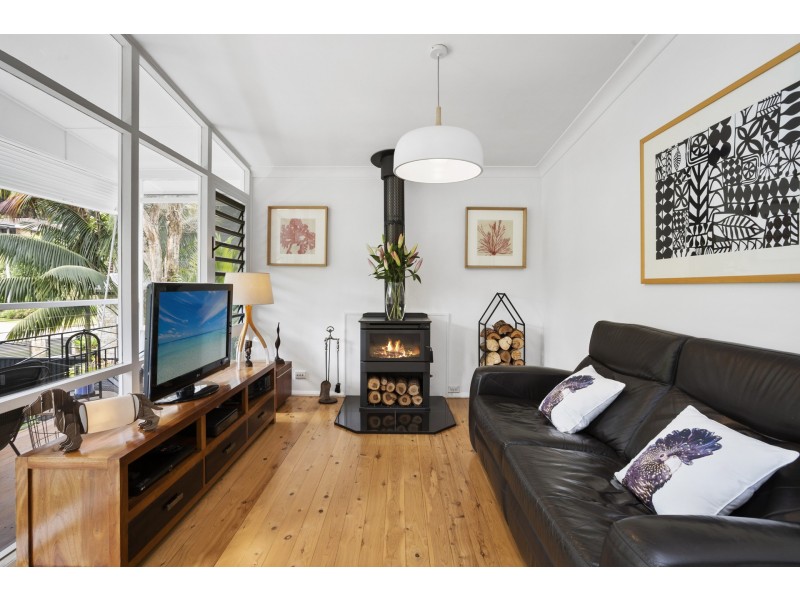 49 Nareen Parade, North Narrabeen NSW 2101