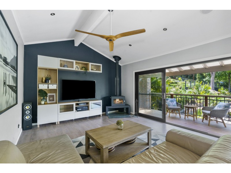 8 Weeroona Avenue, Elanora Heights NSW 2101