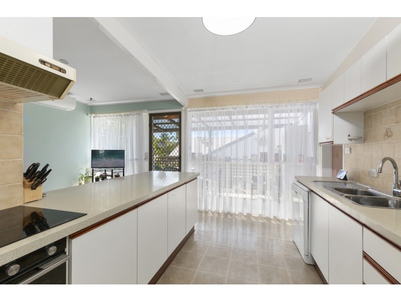 8 St Andrews Gate, Elanora Heights NSW 2101