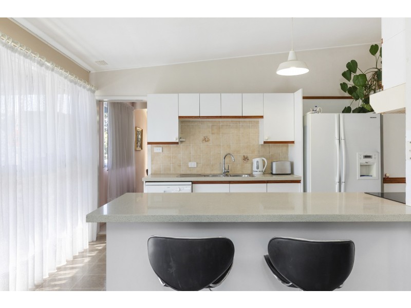 8 St Andrews Gate, Elanora Heights NSW 2101