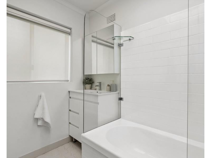 4 Warraba Road, North Narrabeen NSW 2101