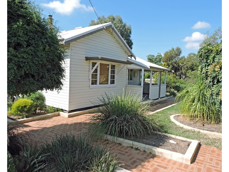 32 Great southern Hwy, Beverley WA 6304