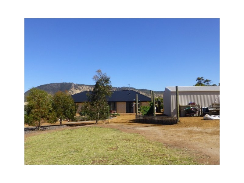 164 NEWCASTLE STREET, York WA 6302