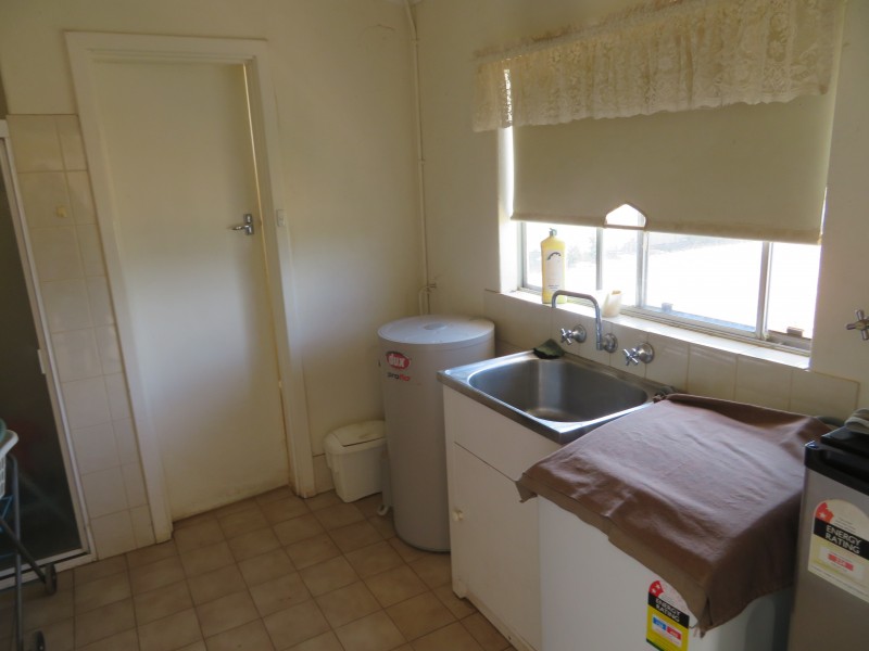 16 Forrest Street, Quairading WA 6383