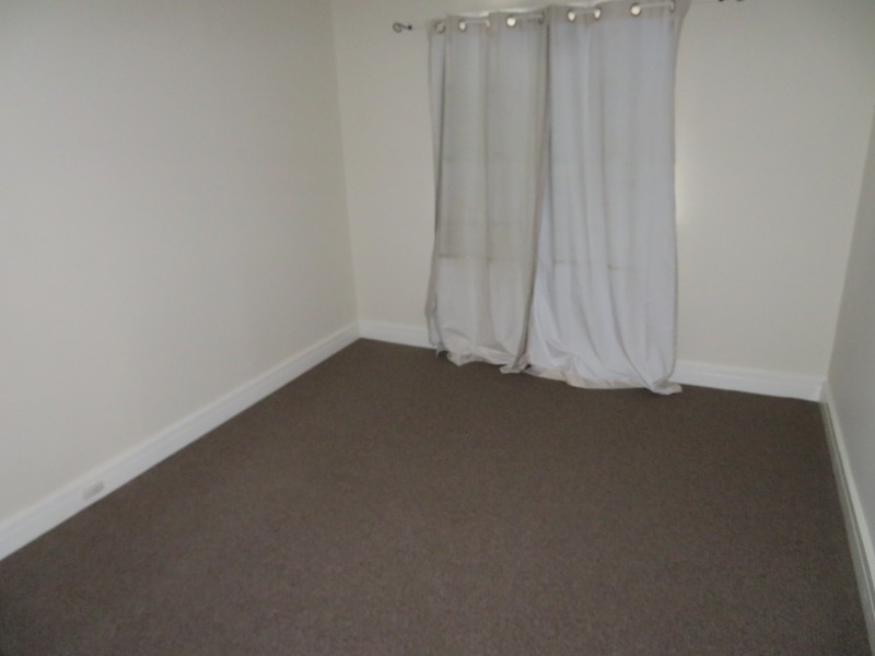 2 Ninth Road, York WA 6302