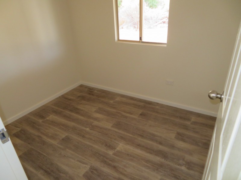 2 Ninth Road, York WA 6302