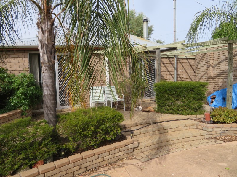 12 Thomson Street, York WA 6302