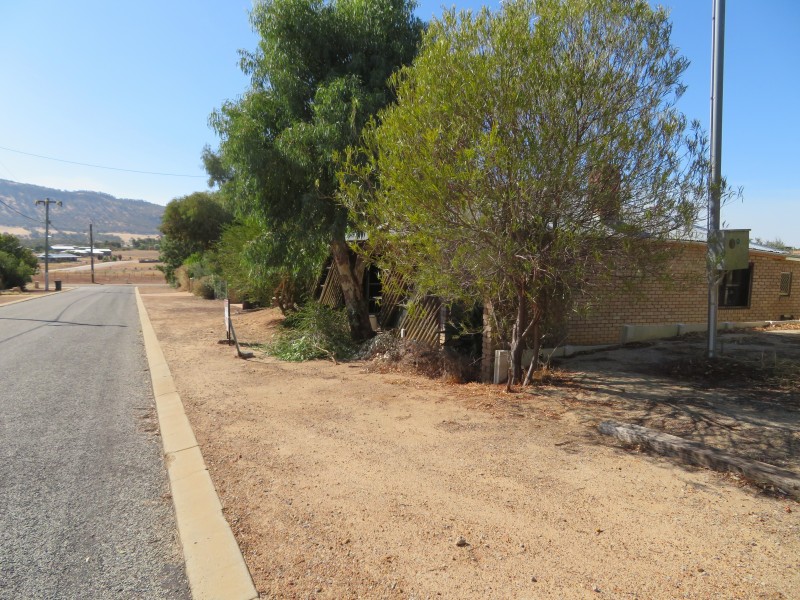 12 Thomson Street, York WA 6302