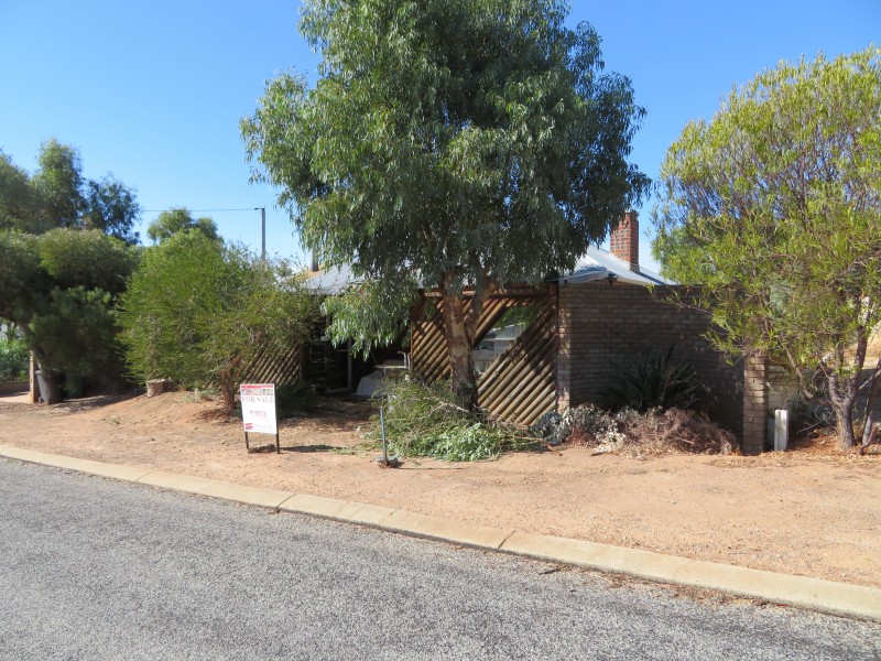 12 Thomson Street, York WA 6302