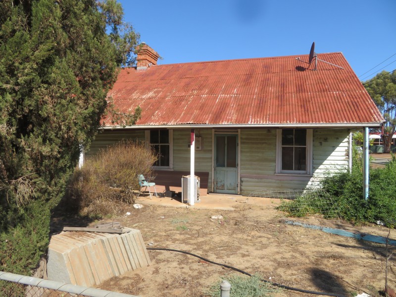 92 Brookton Highway, Brookton WA 6306