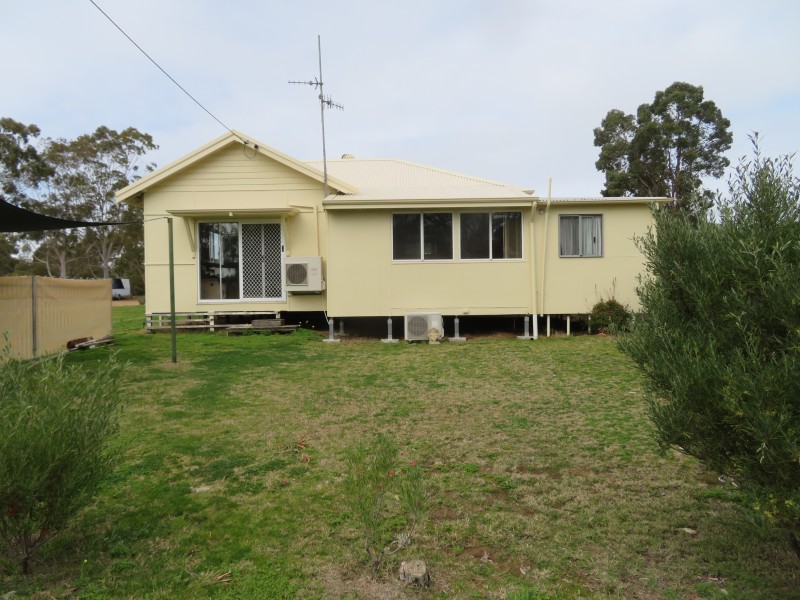 11 Smith Street, Beverley WA 6304