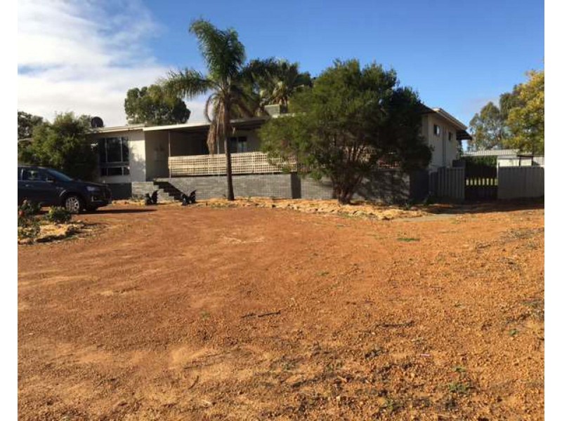 17 ASHTON STREET, Quairading WA 6383
