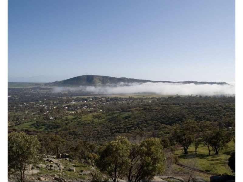 1/2 Eighth Road, York WA 6302