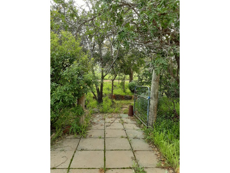 2105 TOP BEVERLEY RD MOUNT HARDEY, York WA 6302