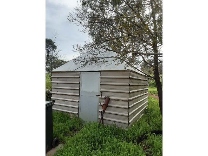 2105 TOP BEVERLEY RD MOUNT HARDEY, York WA 6302