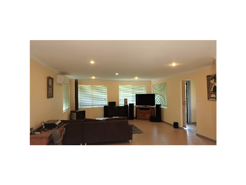 21 PRUNSTER ROAD, York WA 6302