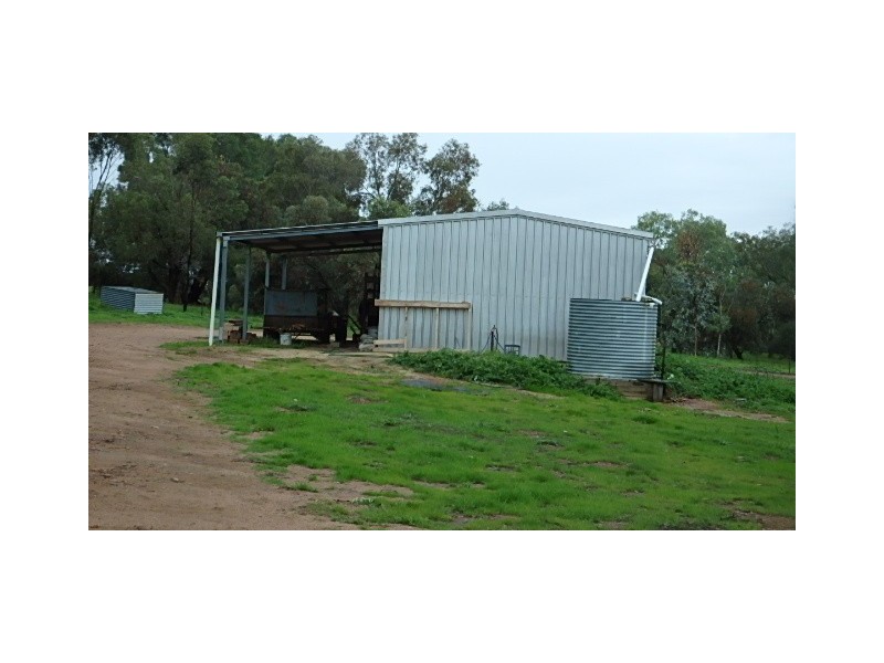 21 PRUNSTER ROAD, York WA 6302