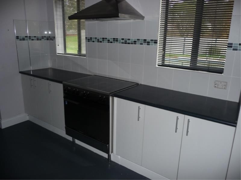 13 Ninth rd, York WA 6302