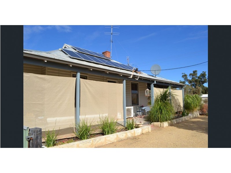 62 Hammond st, Kellerberrin WA 6410