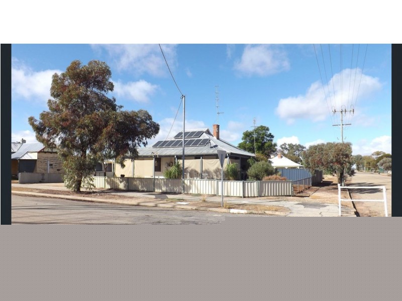 62 Hammond st, Kellerberrin WA 6410