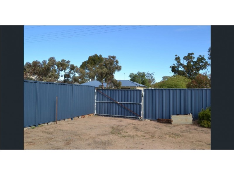 62 Hammond st, Kellerberrin WA 6410