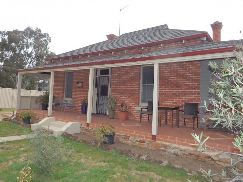 72 Vincent Street, Beverley WA 6304