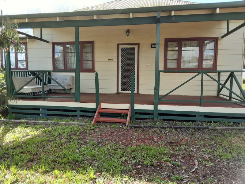 8 Barratt st, York WA 6302