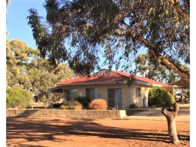 7 CARRS ROAD, Beverley WA 6304