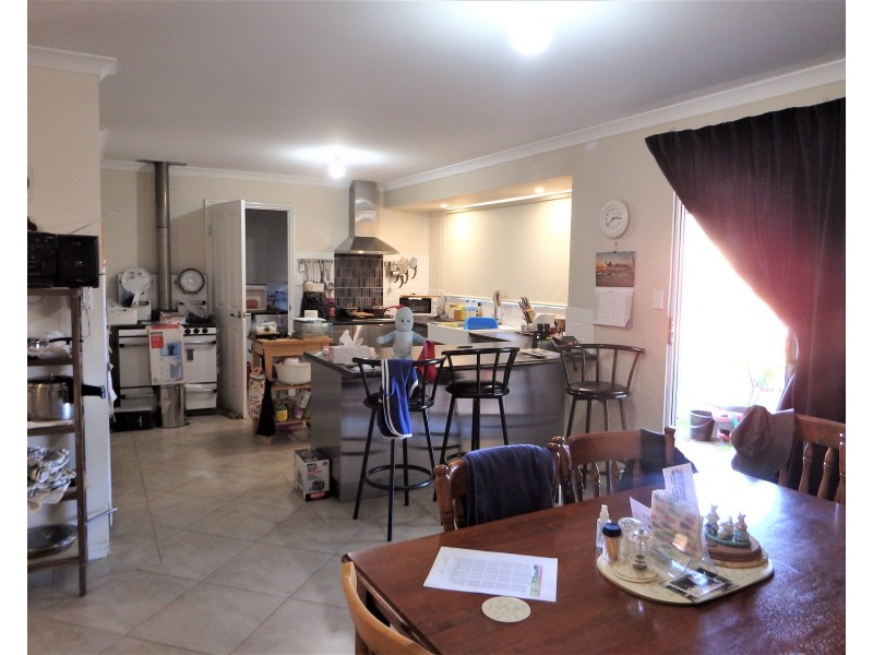 475 Buckingham road, Jelcobine WA 6306