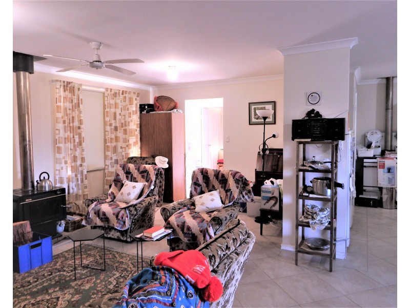 475 Buckingham road, Jelcobine WA 6306