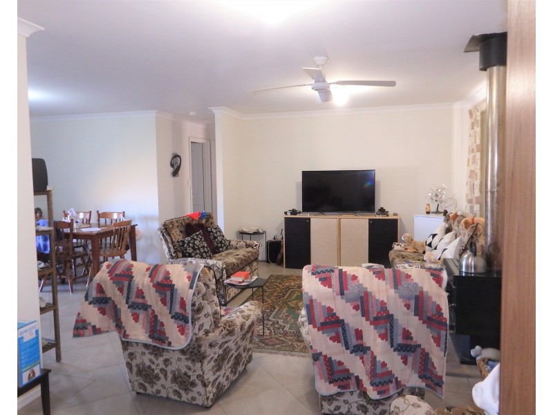 475 Buckingham road, Jelcobine WA 6306