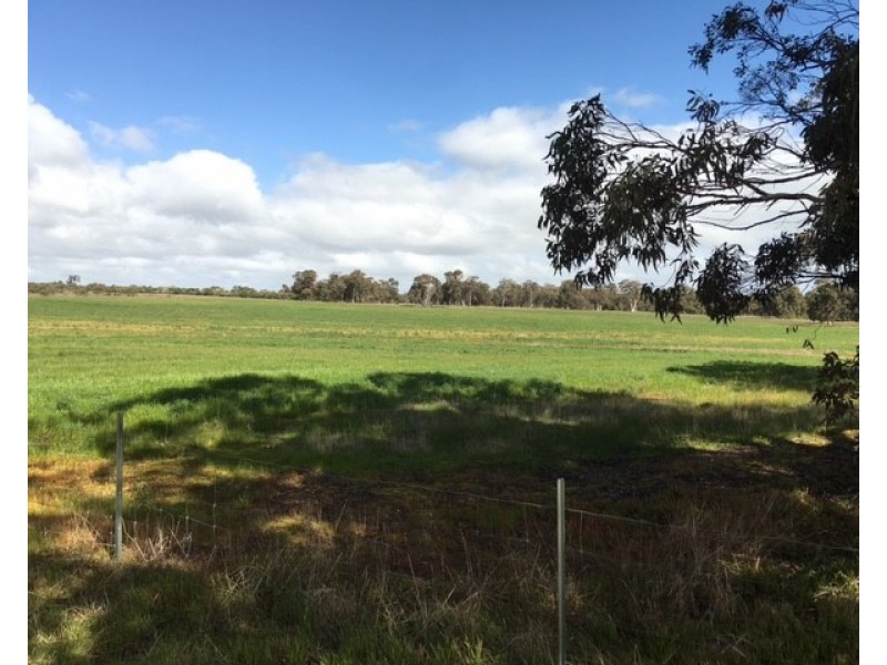 885 WESTDALE, Beverley WA 6304