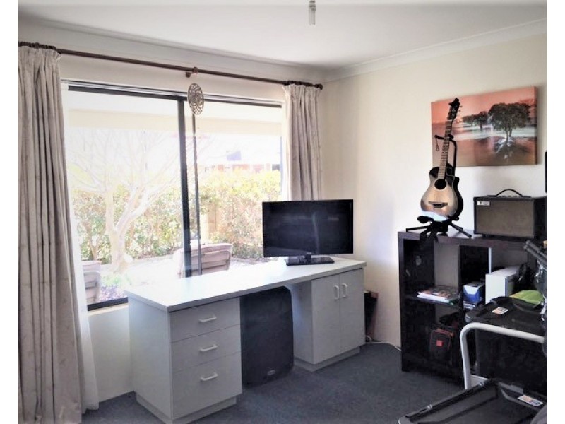 4 CARLIN WAY, Butler WA 6036