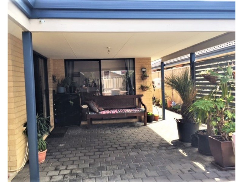 4 CARLIN WAY, Butler WA 6036